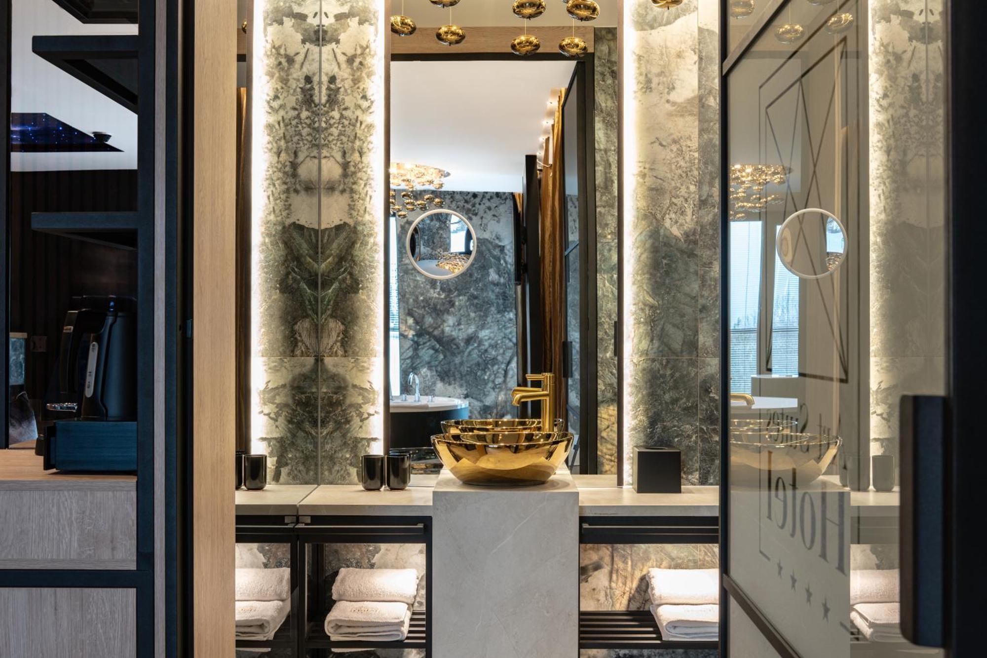 Art Suites Luxury Hotel كراكوفيا المظهر الخارجي الصورة